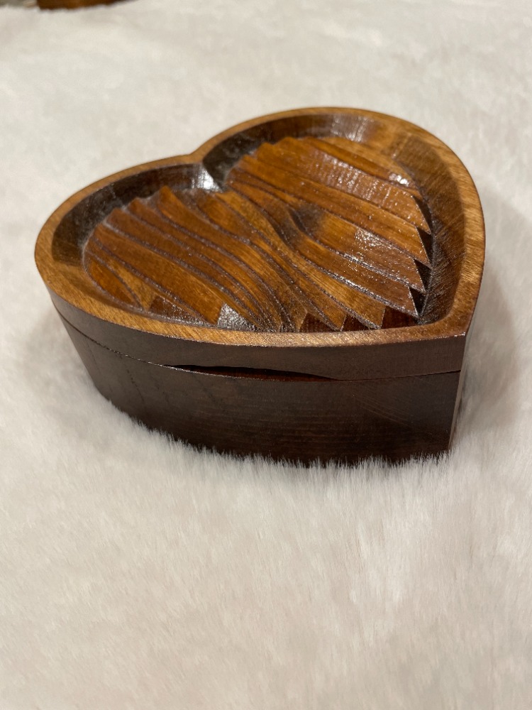 Heart shaped jewelry box - Image 3